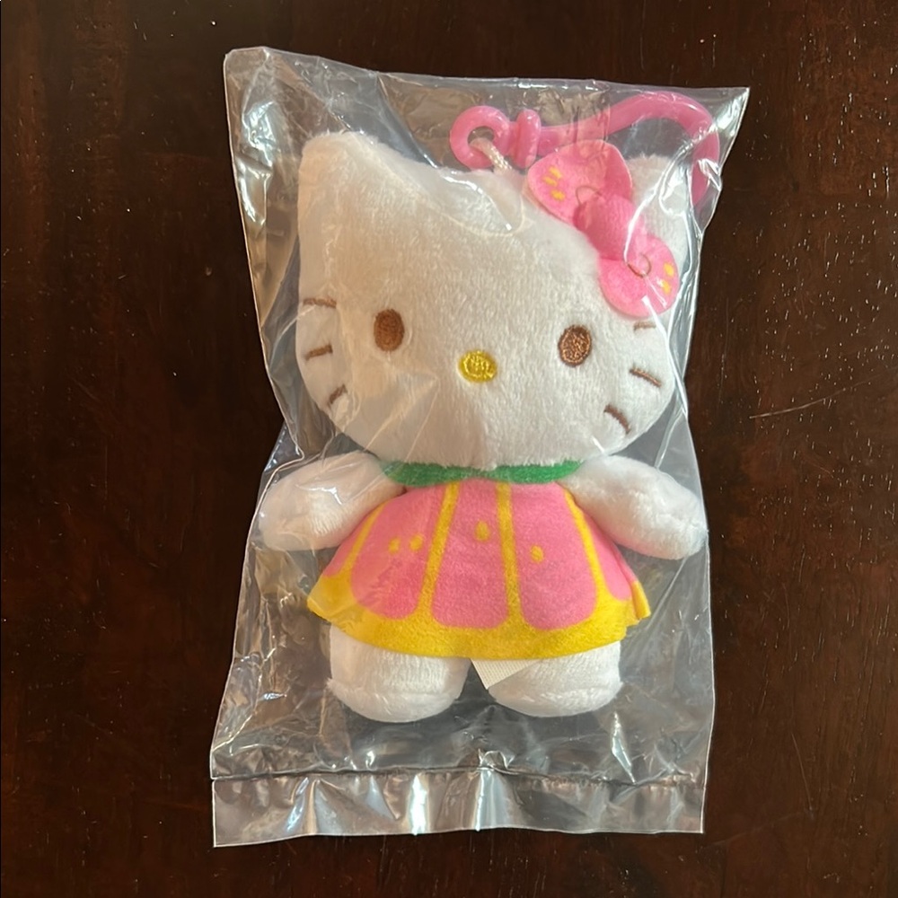 Sanrio Hello Kitty Plush Mascot Dangler